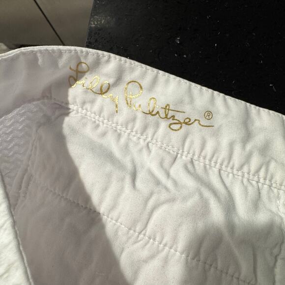 Lilly Pulitzer Buttercup White Seersucker Scallop-Hem Shorts Size 8 Womens EUC - Picture 6 of 9
